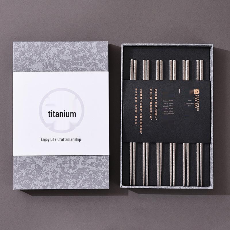 

Cloud Man Titanium Chopsticks Gift Set: Simple Stainless Steel Chopsticks Box with Lid, Available in Sets of 5 or 6 Pairs.