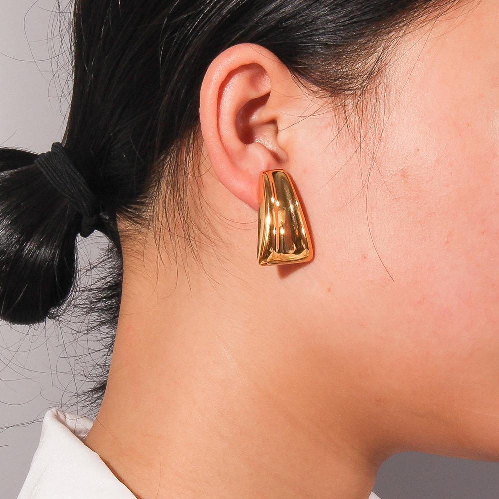 18K Retro Geometric Trapezoid Stud Earrings: Versatile Titanium Steel Jewelry