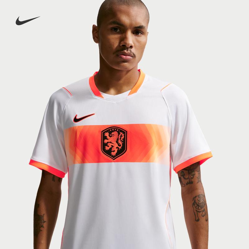 Мужская многоцветная футболка с коротким рукавом Nike Dri-Fit сезона 2026 года, выездная версия для болельщиков сборной Нидерландов, отводящая влагу S
