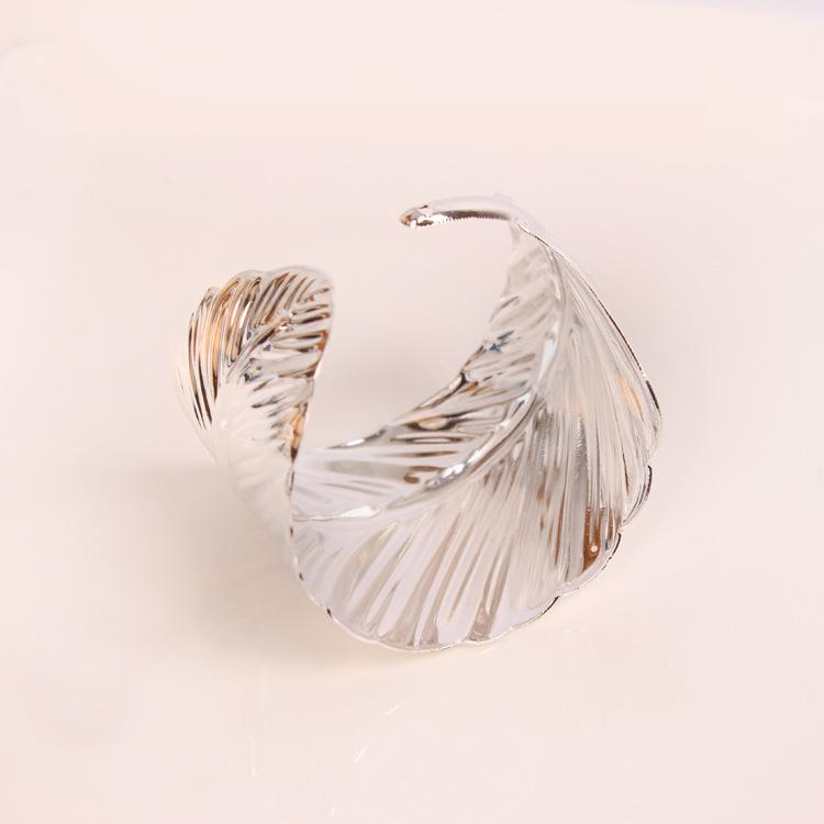 

Браслет-манжета с текстурой листа, холодный металл, ветер, персонализированное кольцо на руку, преувеличенная ниша, ювелирные изделия высокого класса