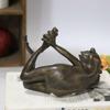 B0KB Antique Bronze Color Meditating Frogs Statue Resins Figurine for Home Garden Decors for Bookshelf or Tabletop Display