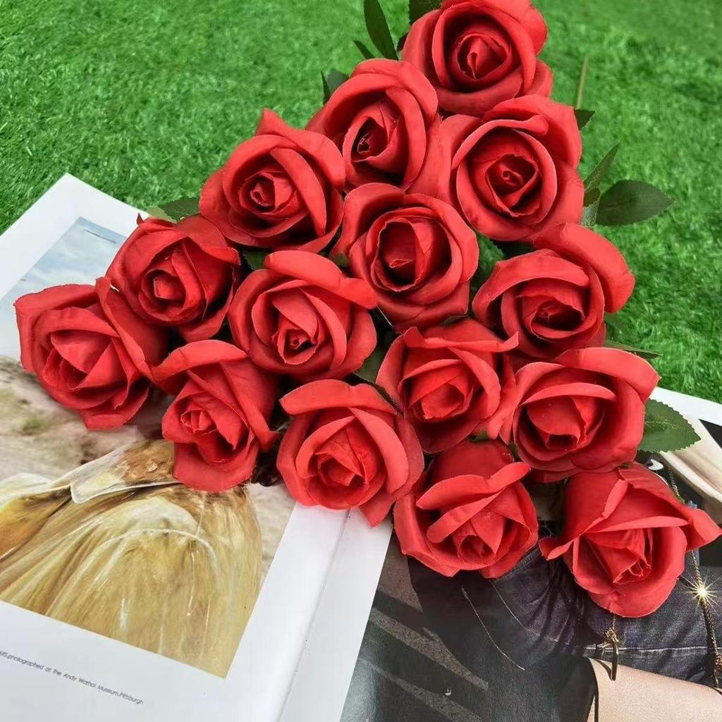Cachoeira de Parede de Rosas de Seda - Flanela Vermelha Decoração de Casamento e Dia dos Namorados