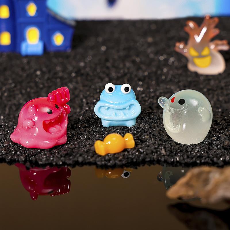 Halloween Creative Skull and Ghost Trinkets for Home, Car, Desktop Resin Craft Decorative Trinkets