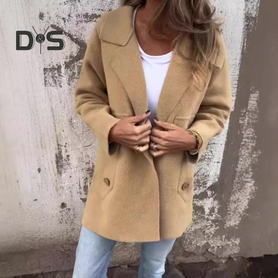 Женская куртка с отложным воротником и карманами — фото 3