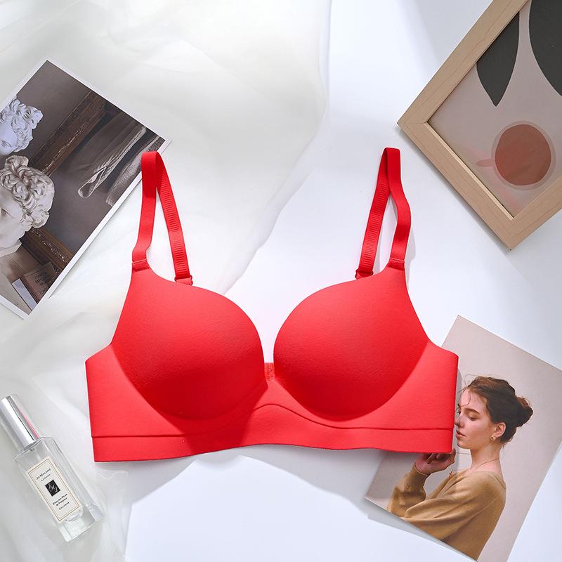 Traceless Gathering Women's Bra New One-piece Steel-free Simple and Comfortable Student
