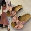 Hausschuhe Damen Sommer Wildleder Schleife Zehenfrei Mode Damen Sandalen Weibliche Freizeit-Hausschuhe Pantoletten Dicke Sohlen Zehensandalen WSH4447