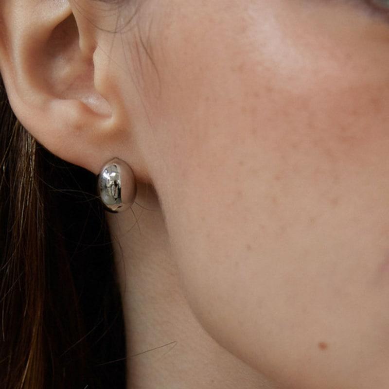 LOVE ME MONSTER Minimal Egg Earrings (L243MER050)