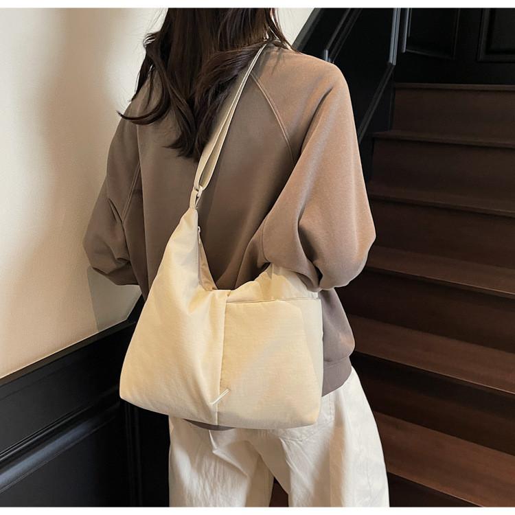 Lazy Style Large Capacity Tote Bag With Vintage Design For Daily Use