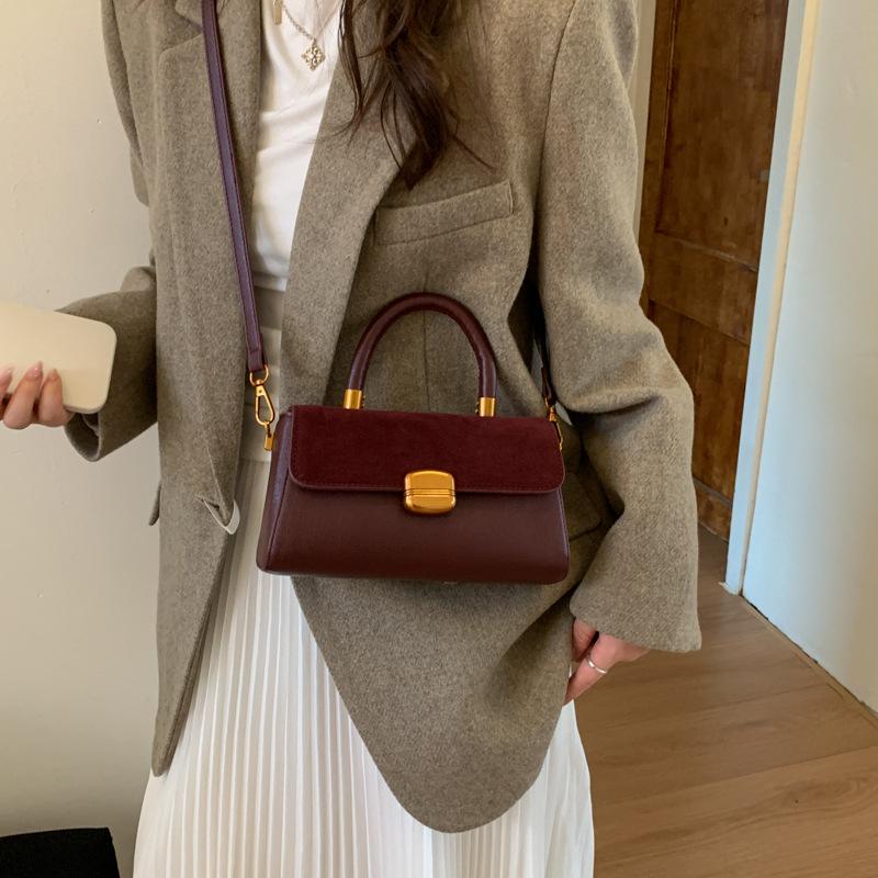

Retro niche handbag women s 2025 autumn new fashion Korean version small square bag versatile single shoulder crossbody armpit bag no pendant бордовый