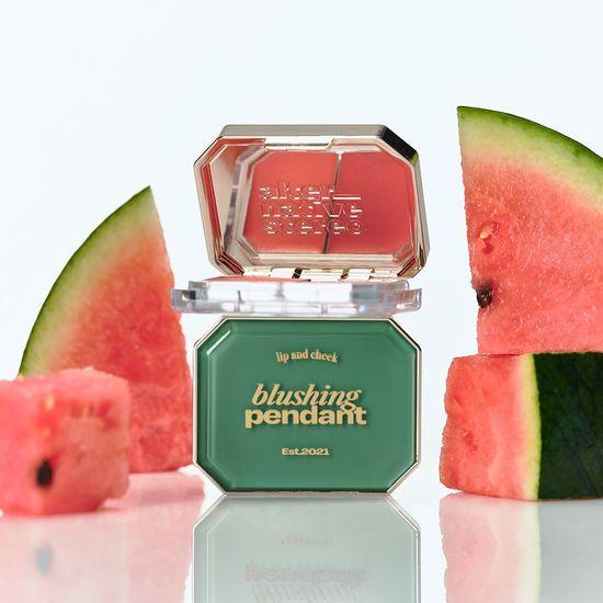 Alternative stereo Blushing Pendant Single/Planned