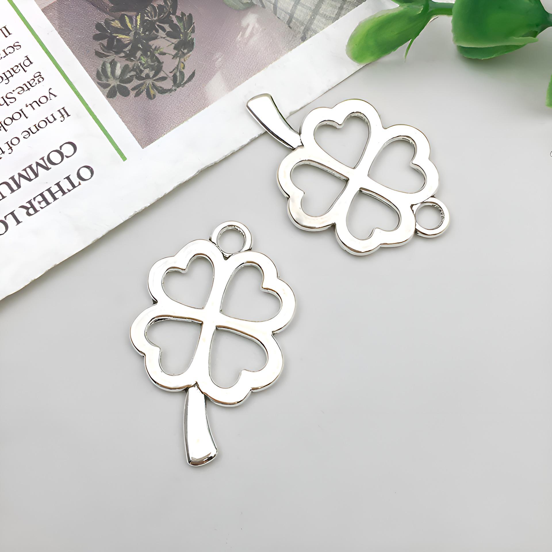 

Подвеска из антикварного серебряного сплава с четырьмя листами клевера - ювелирный аксессуар своими руками