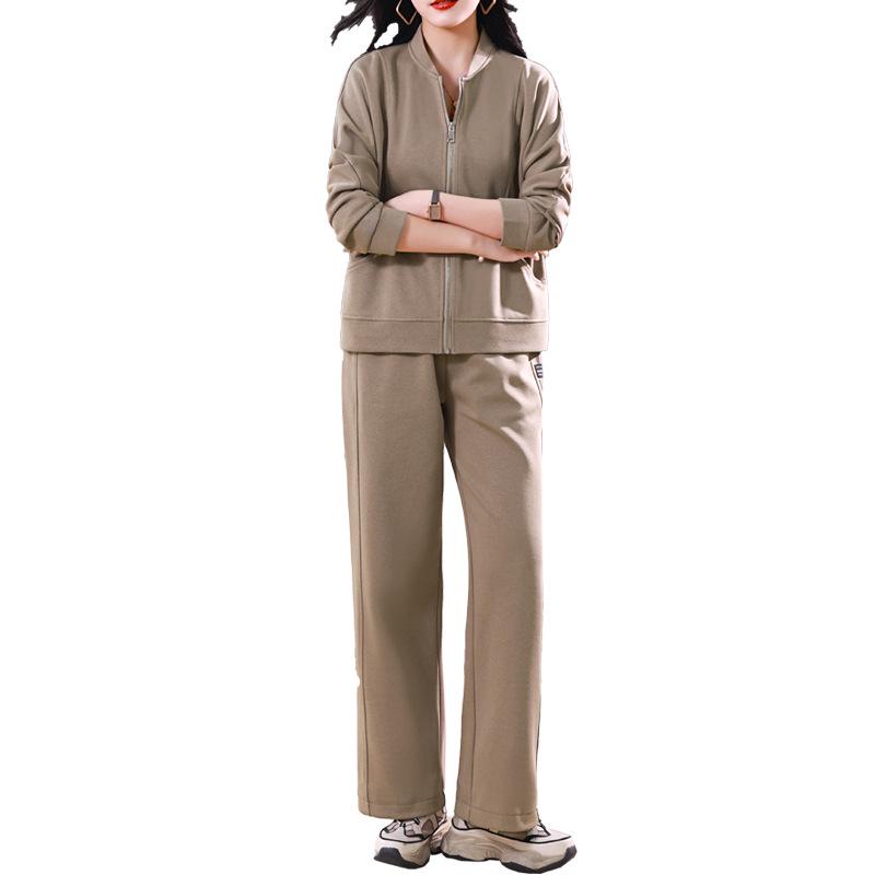 Îmbrăcăminte sport casual pentru femei, Primăvara 2025: Set din două piese de ultimă generație, cu efect de întinerire și slăbire