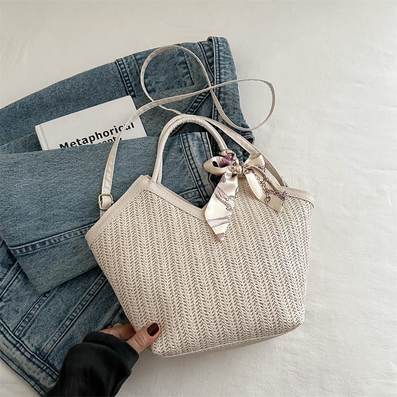 Trendy Large Capacity Woven Tote Bag For Women Ideal For Daily Use And Beach Getaways