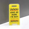 Acryl Schreibtischschild "Lass mich in Ruhe, ich bin beschäftigt" - Humorvolle Bürodekoration, Unisex-Geschenk für Kollegen, Vielseitige Raumdekoration