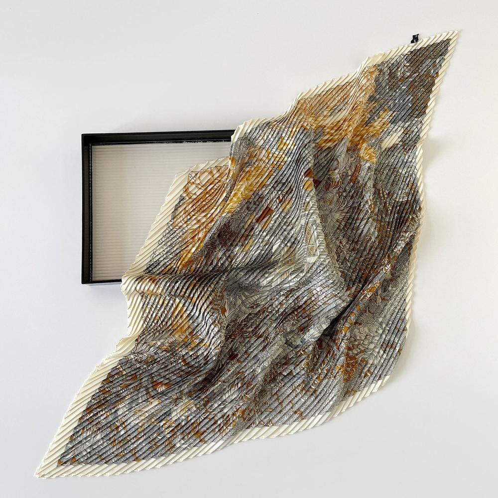 

NEW Fashion Pleated Printed Women Neck Tie Scarfs Vintage 70CM Square Pleated Shawl For Women Summer Crinkle Ladies Scaves 42cmx94cm
