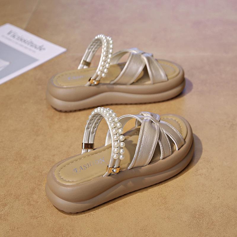 

Женские шлепанцы на платформе-маффине, новинка лета 2025, фея, высокая подошва, жемчуг, два способа носки, пляжные, сланцы на одном ремешке, крутые 40 золотой