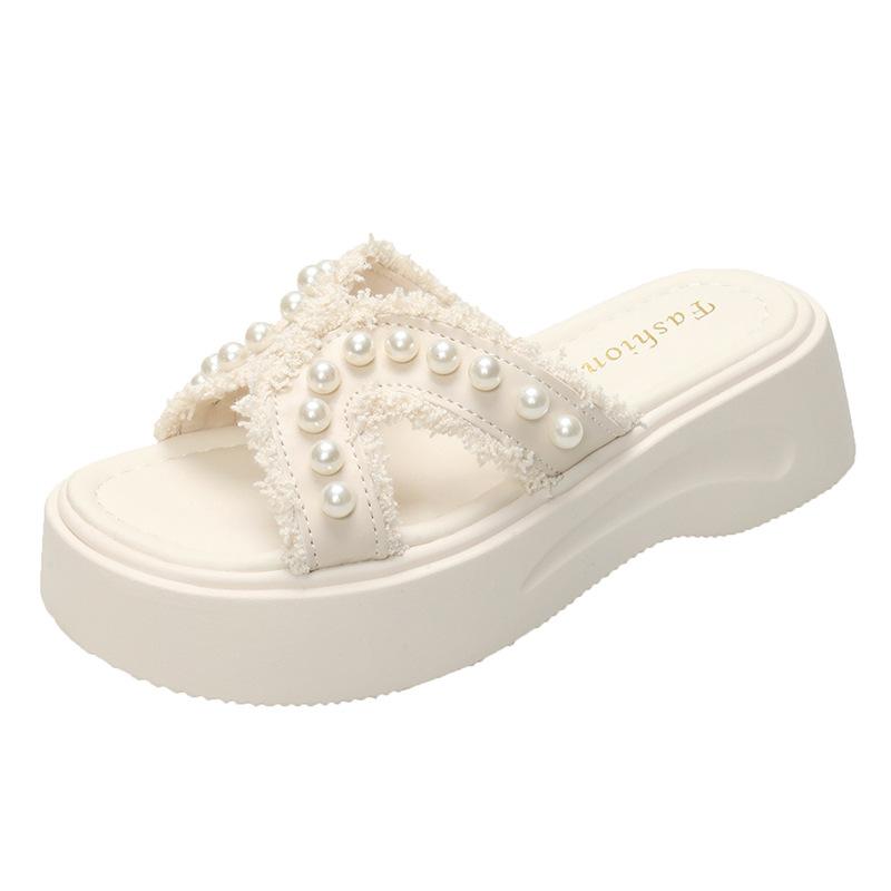 Pearl Slippers Women's Wear 2025 Spring and Summer New Flat Bottom Fashion Korean Version Versatile Internet Celebrity Word Sandals Tide
