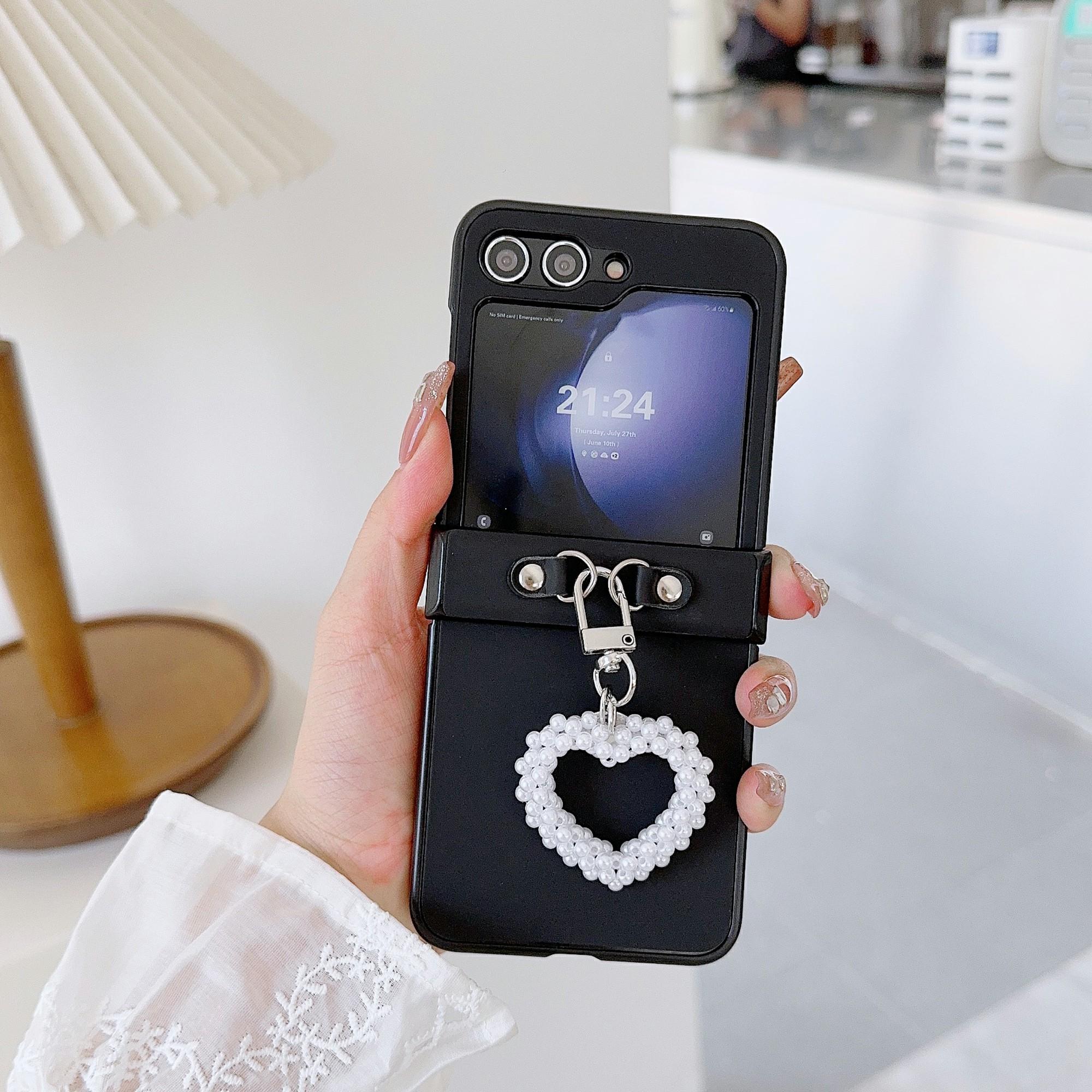 

For Samsung Galaxy Z Flip5 5G Phone Case PC+PU Leather Protective Cover with Love Heart Pendant Black