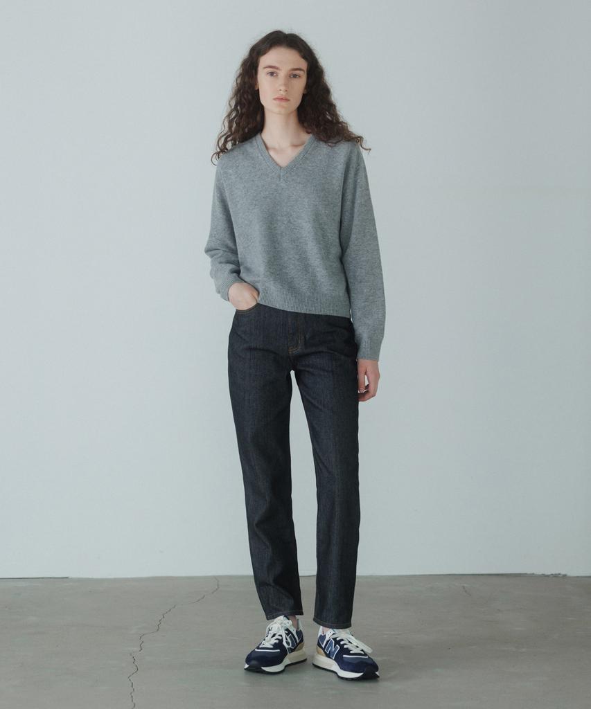 Yulago Vanilla V-Neck Knit