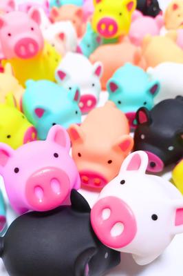 Kanatora Bunte Schweine [Set mit 25, 8 Farben] Badespielzeug mit Geräuschen, Wasserspiel, Schöpffiguren, Festivalpreise