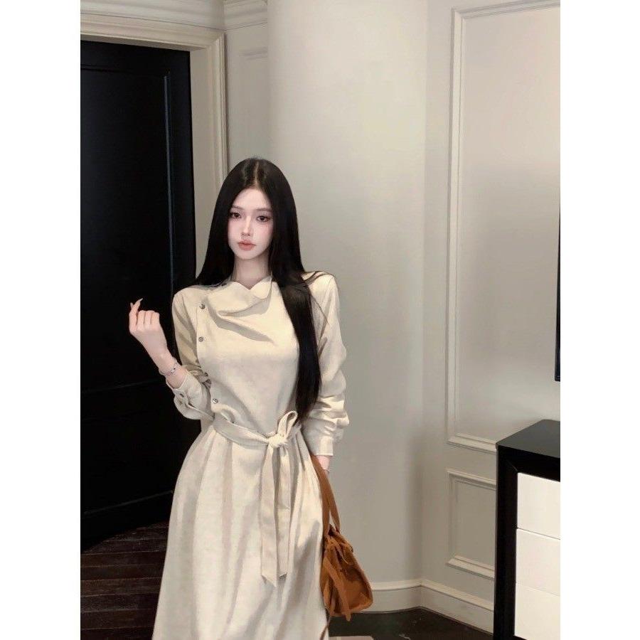 

Elegant A-line Long-Sleeve Trench Coat Dress for Women with Waist-Cinching Belt, Perfect for Spring and Autumn, Embracing a Chic Yujie Style. XL