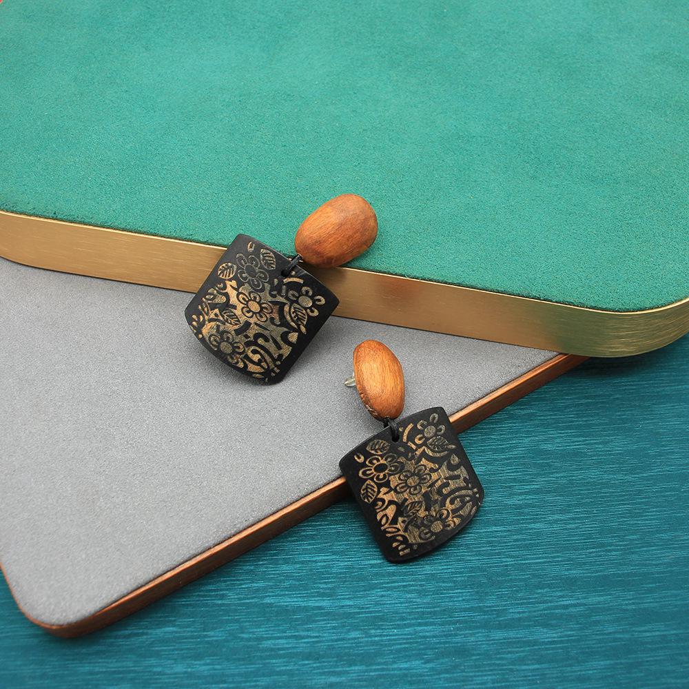 Vintage European & American Floral Brass-Oak Engraved Earrings