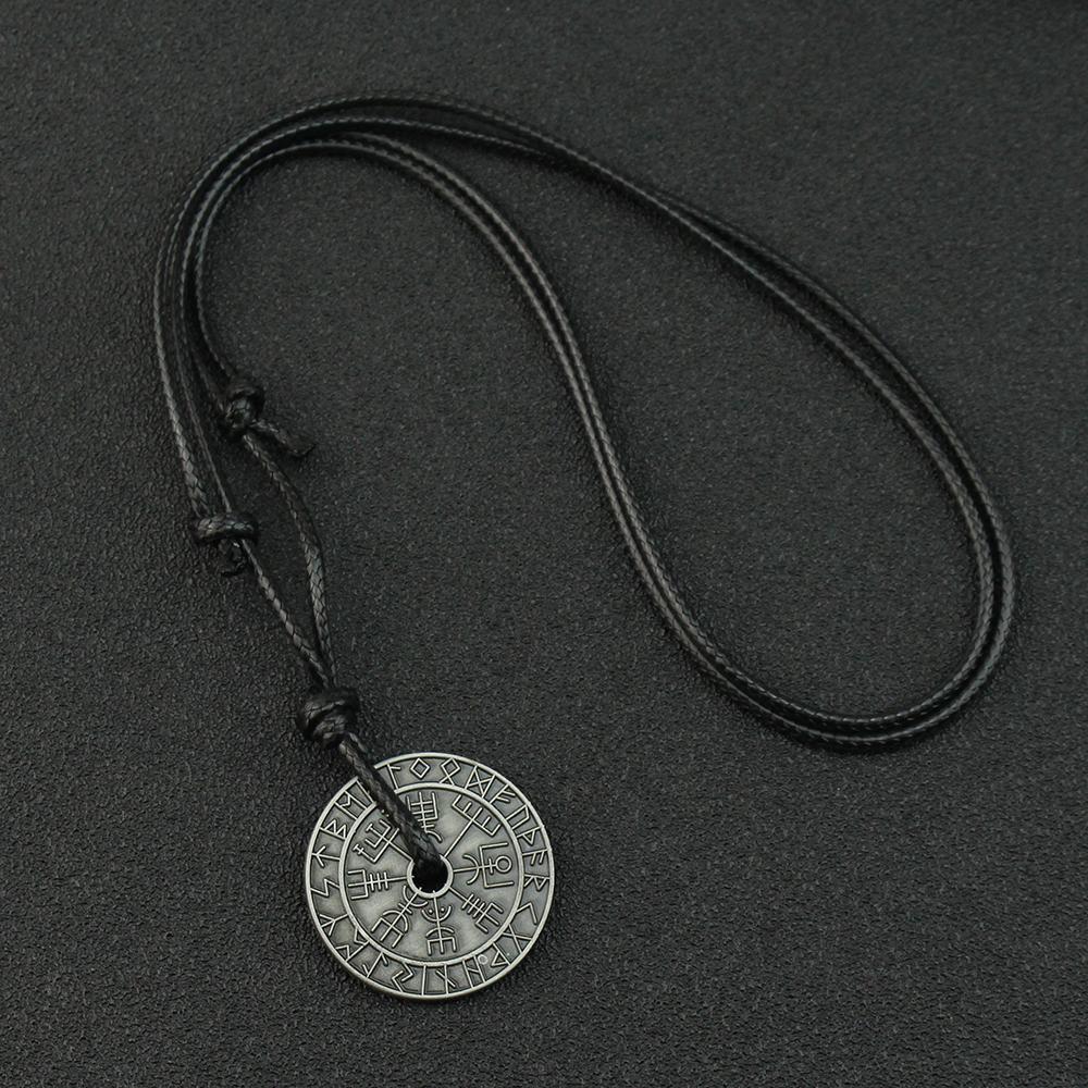 Men's Vintage Viking Rune Compass Pendant Necklace High Quality Metal Pagan Amulet for Men Accessories Necklace