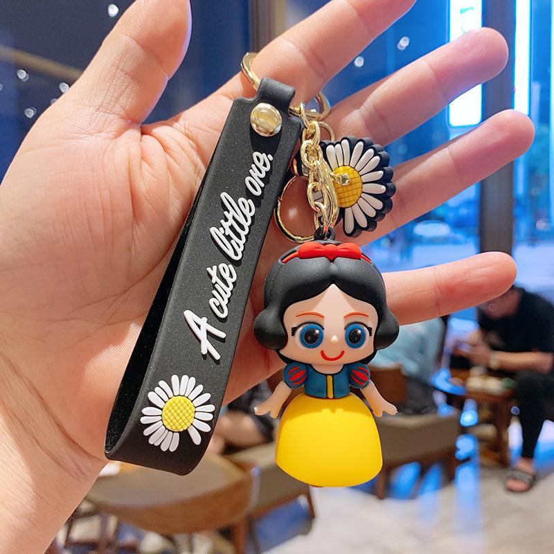Disney Animation Princess Elsa Cute Car Keychain Snow White Figurine Backpack Charm Motorcycle Keychain Decorative Accessories
