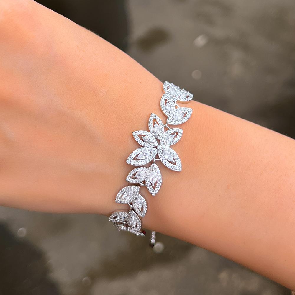 Full Diamond Leaf Jewelry Ladies Luxury Cube Zircon Flower Adjustable Bracelet
