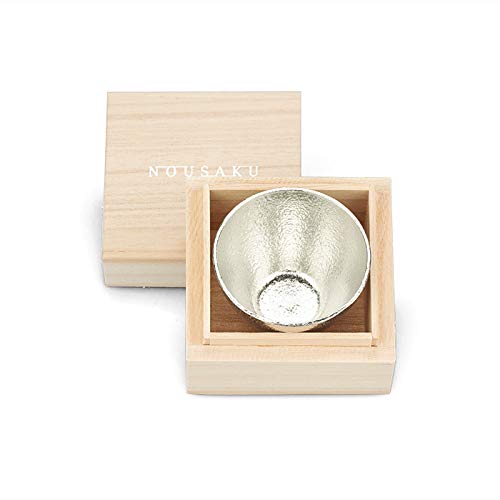 

Nousaku Sake Cup (Paulownia Box) e00101