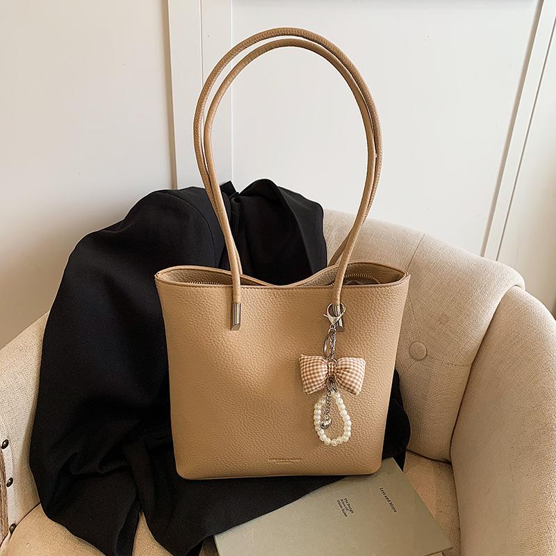 Textured Niche Soft Leather Women's Bags 2025 New Models Are Popular This Year, Vegetable Baskets, Bucket Bags, Portable Shoulder Bags