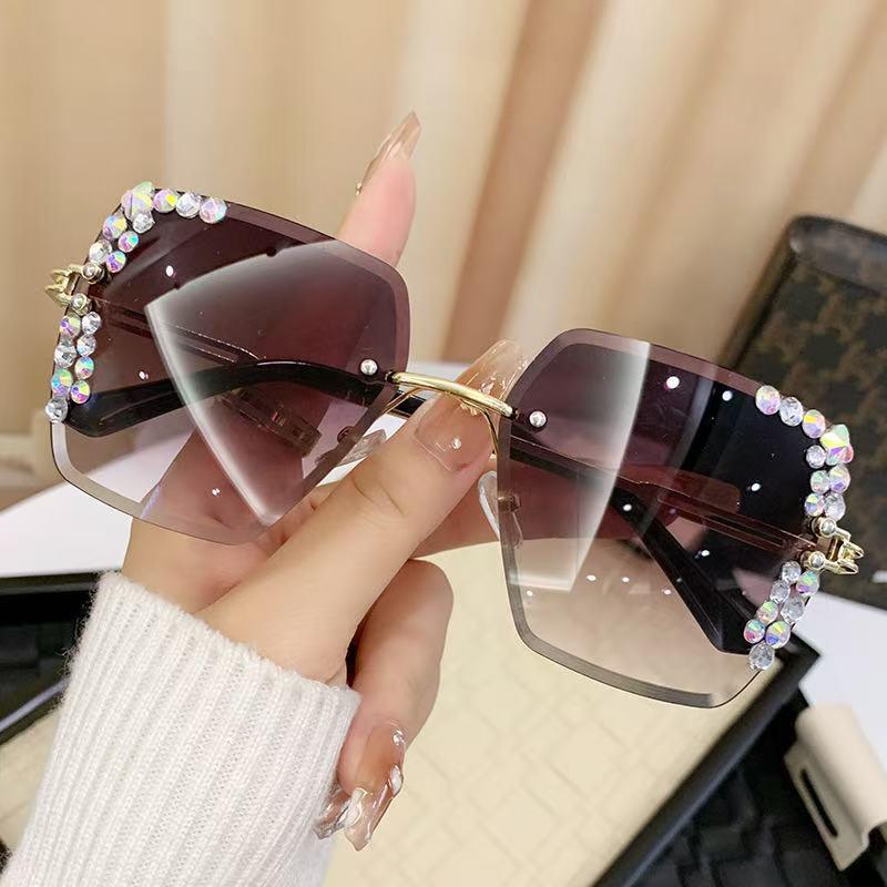 2025 Large Cut-Edge Square Sunglasses with Glittering Starry Rhinestones - Women's UV Protection