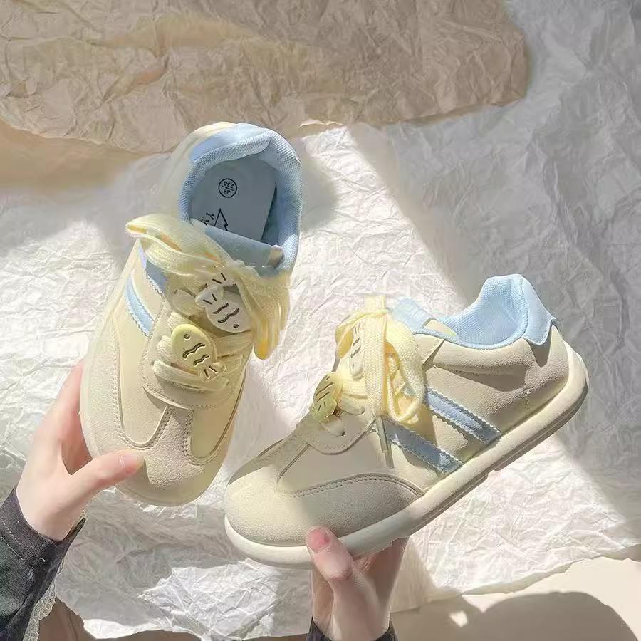 2025 New Retro German Training Shoes Women's Fashion Versatile Chic Round Head Casual Leather Surface Small White Board Shoes Spring Explosion