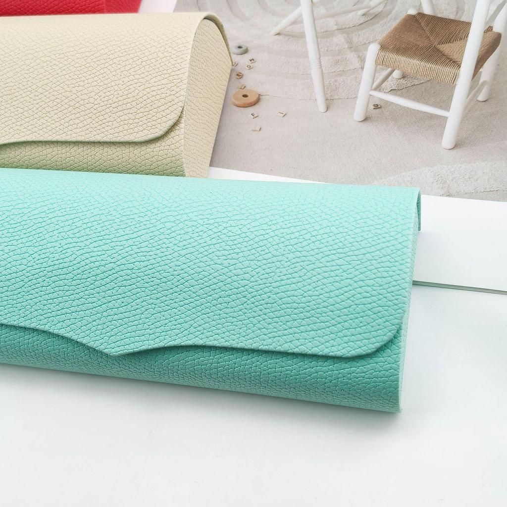Portable Korean Style Glasses Case with Magnetic Closure – Sturdy, Stylish Design for Men, Women, and Students