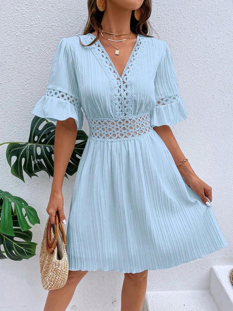 Women's summer new splicing lace fashion V-neck waist solid color dress