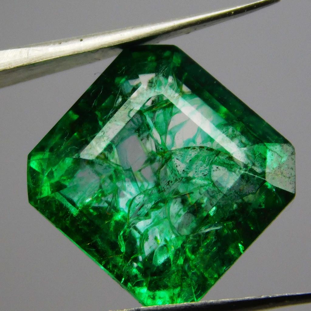 Natural Green Emerald Loose Gemstone Colombian Square Cut 10 Ct for Jewelry Making and Crafts