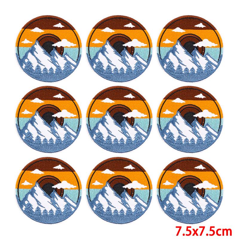 10 Pcs/lot Wholesale Embroidery Patch Iron On Patches For Clothing Patches On Clothes Jackets Decor Applique Sew Supplies