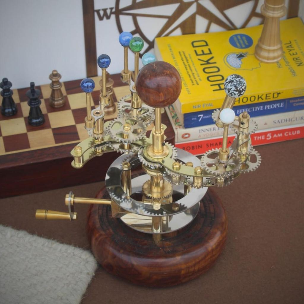 Vintage-Dekor, Sonnensystem, Orrery-Kunst, Meisterwerk, antikes Dekor, ein luxuriöses und einzigartiges Kunstwerk, ein einzigartiges Geschenk für den Ehemann