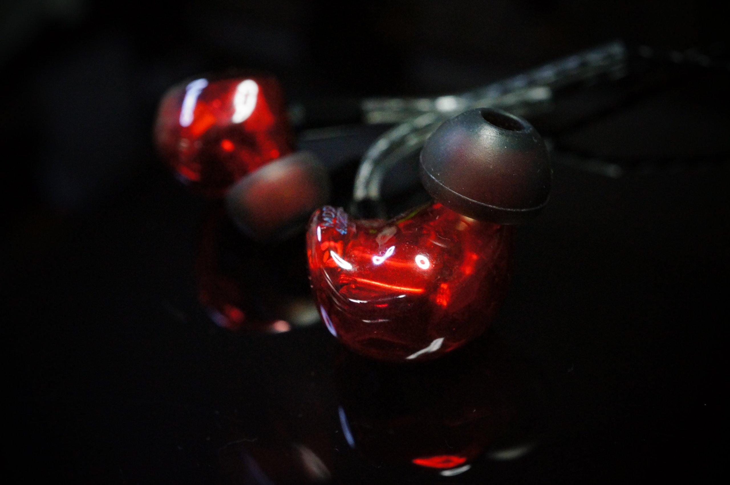 

HEIR AUDIO IEM 8AI RED 8x balanced armature earphones (cable detachable)