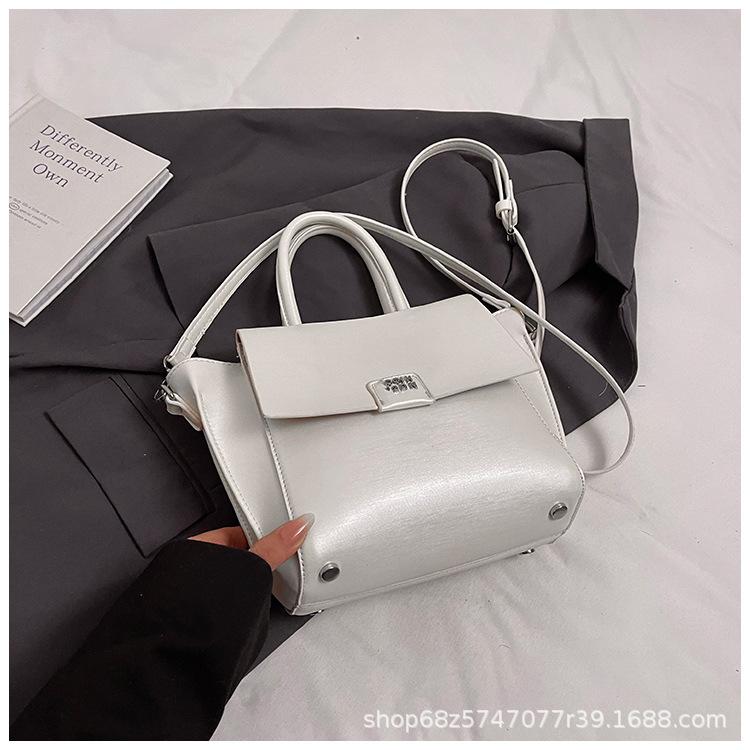 

2025 new Senmeng French retro small bag women s spring and summer fashion one-shoulder crossbody bag niche hand-held dumpling bag