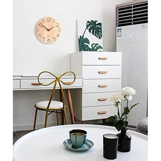 Wall clock wood grain wooden cute interior quiet no second hand non-radio Nordic style stylish analog diameter 30cm (B leaves)
