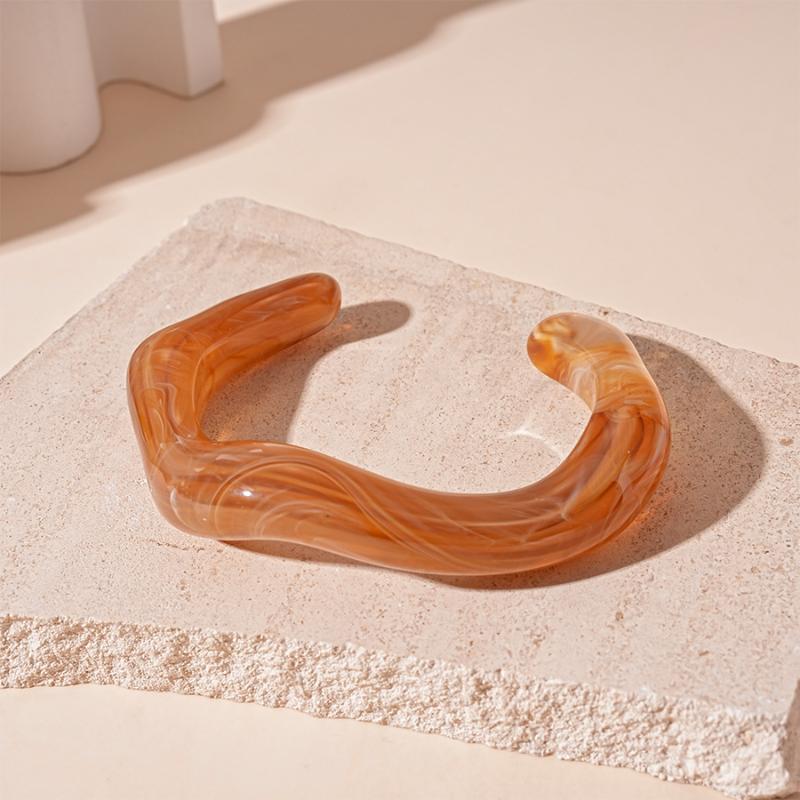 Fashion Unique Irregular Acrylic Cuff Bracelets For Women Simple Texture Multicolor Geometric Open Bangle Female Jewelry