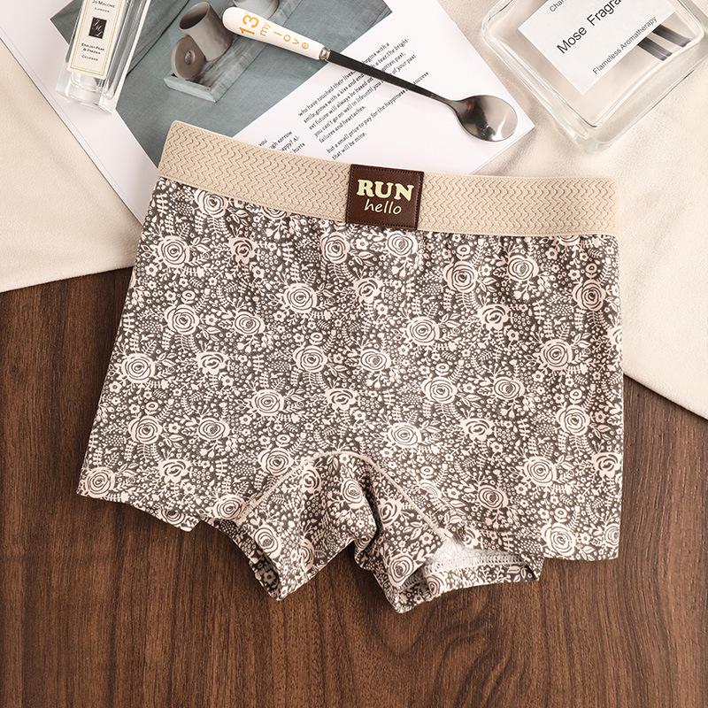 

Жіночі бавовняні трусики з принтом троянд - Класичні, Зручні, М які та Безпечні L