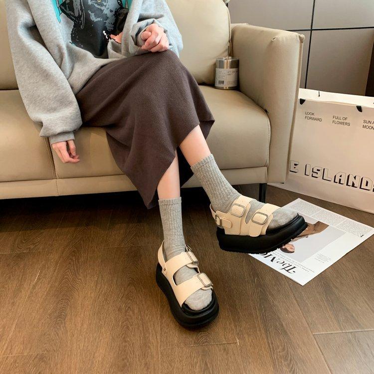 Platform sandals for women's outer wear 2025 summer new casual sandals with retro versatile student Roman shoes for women