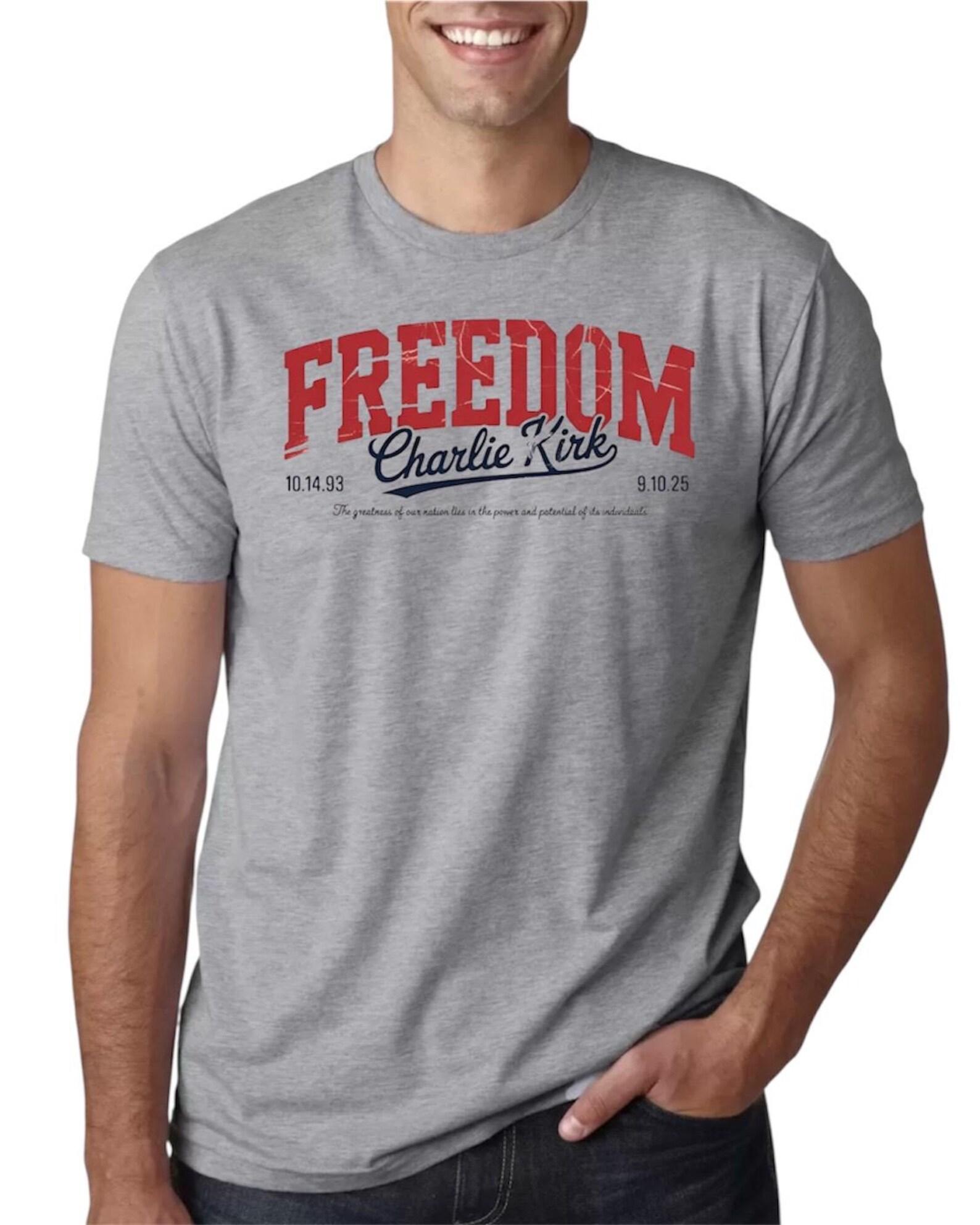 In Honor of Charlie Kirk – Freedom Lives On 2XL