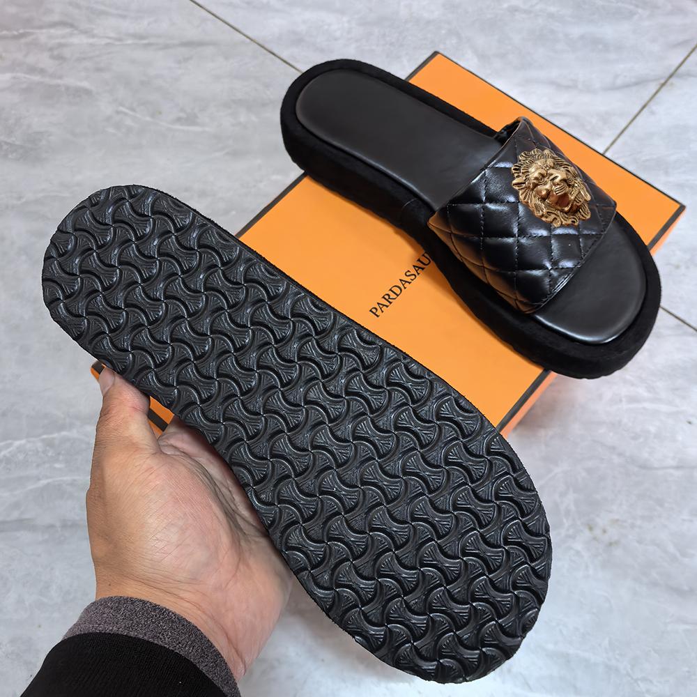 Fashion New Women's Slipper Flat Bread Turtleneck Sandals Ve Rsatile Plus Size Beach Shoes Designer Outdoor Luxury Slipper 43