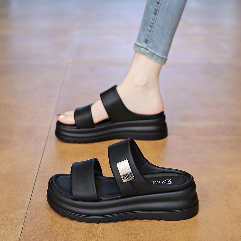 One-word Slippers Women's Summer Wear 2025 New Muffin Small Thick-soled Sandals with Skirts Casual Beach Shoes