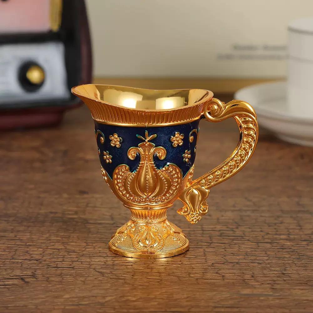 European Exquisite Handle Cup, Alloy Relief Mini Liqueur Tumbler, Portable Vintage Vodka Glass, Wine Cabinet Decorations, 1pcs