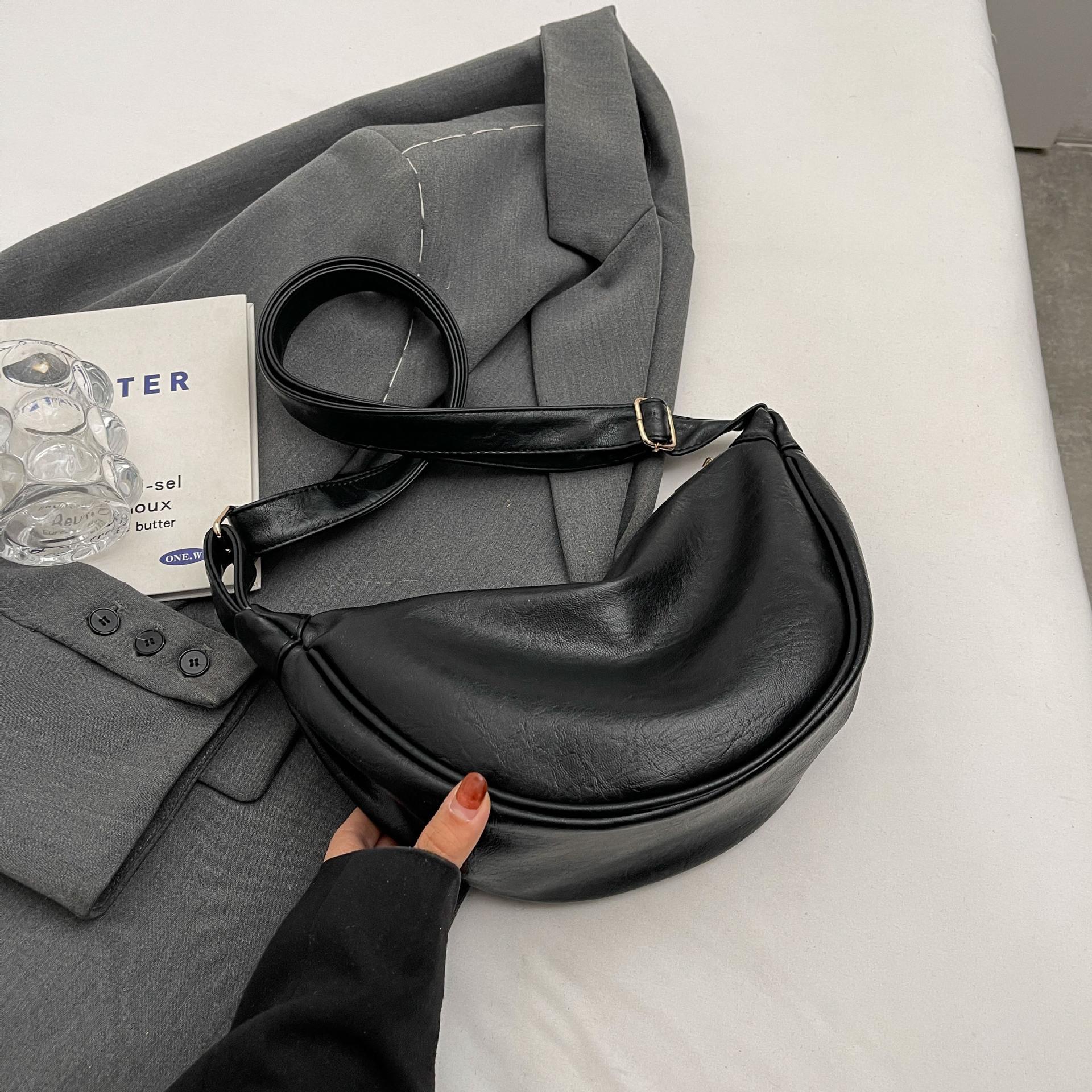 

Bag Women s messenger bag 20255 New autumn and winter large-capacity niche design high-end retro shoulder dumpling bag 31*10*16