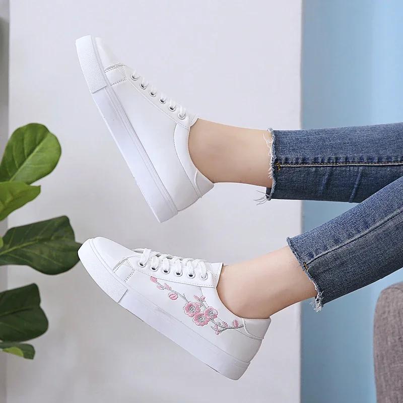 Mode Damen Freizeitschuhe Frühling Herbst Mode Weiße Schuhe 2025 Neu Atmungsaktiv Bestickte Blume Lässige Sneaker Zapatos De Mujer